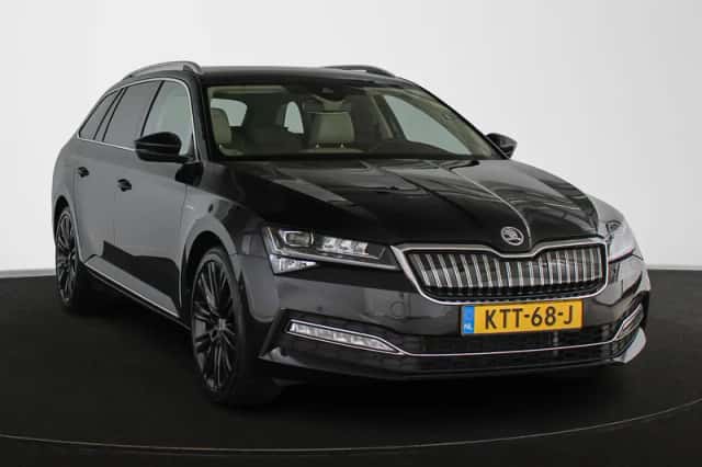 Škoda Superb (2023) thumbnail 2