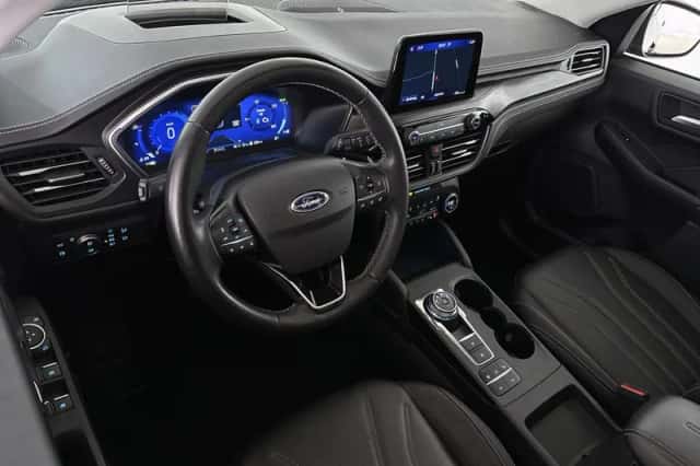 Ford Kuga (2022) thumbnail 5