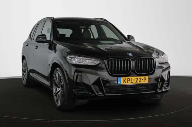 BMW X3 (2023) thumbnail 2