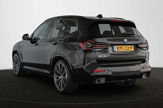BMW X3 (2023) thumbnail 4