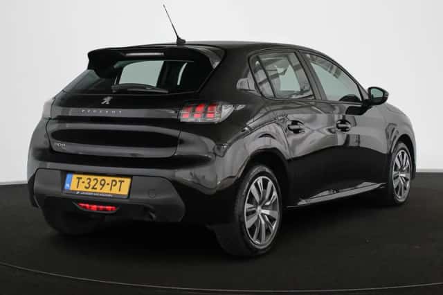 Peugeot 208 (2023) thumbnail 3