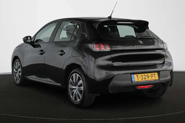 Peugeot 208 (2023) thumbnail 4
