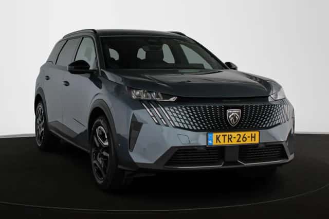 Peugeot 5008 (2025) thumbnail 2