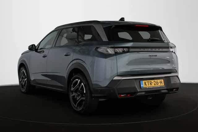 Peugeot 5008 (2025) thumbnail 4