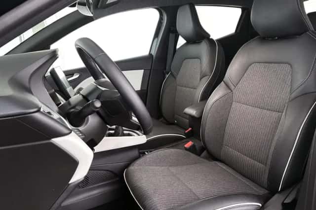 Renault Clio (2023) thumbnail 6