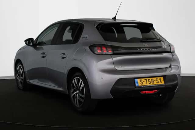 Peugeot 208 (2023) thumbnail 4