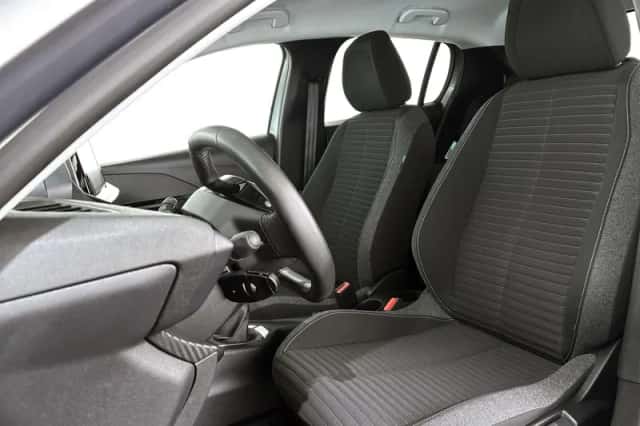 Peugeot 208 (2023) thumbnail 6