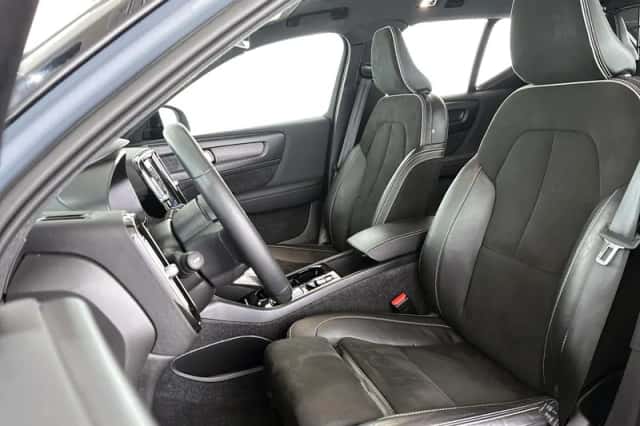 Volvo XC40 (2022) thumbnail 6