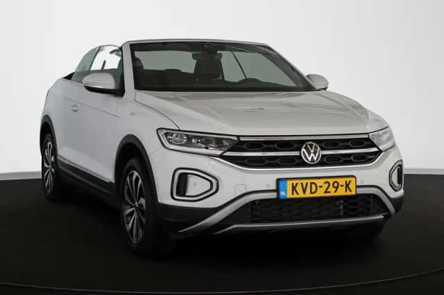 Volkswagen T-Roc (2022) thumbnail 2