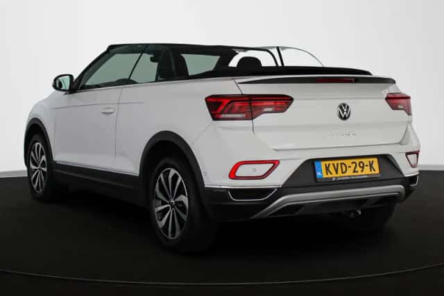 Volkswagen T-Roc (2022) thumbnail 4