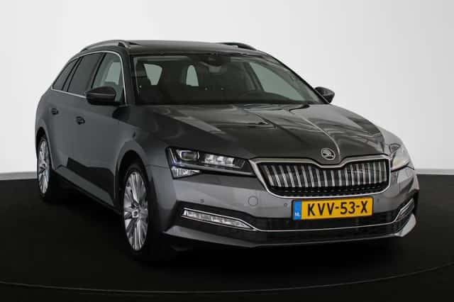 Škoda Superb (2023) thumbnail 2