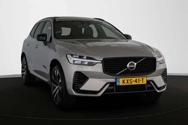 Volvo XC60 (2022) thumbnail 2