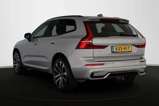 Volvo XC60 (2022) thumbnail 4