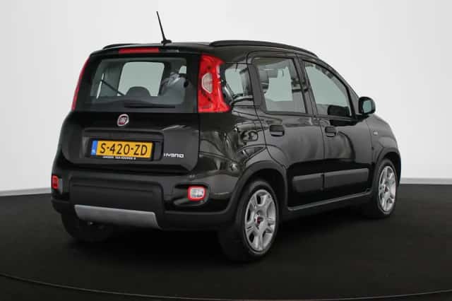 Fiat Panda (2023) thumbnail 3