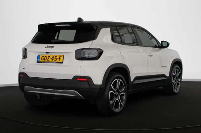 Jeep Avenger (2024) thumbnail 3