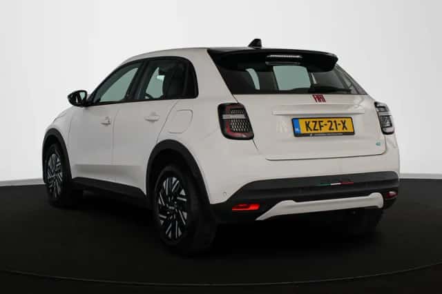 Fiat 600e (2024) thumbnail 4