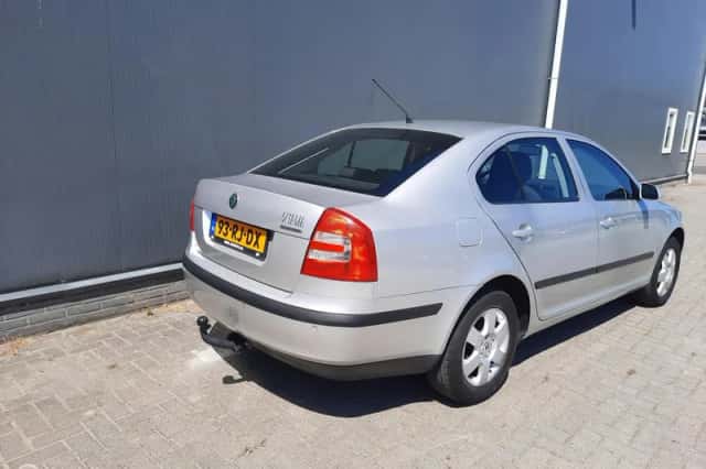 Škoda Octavia (2005) thumbnail 3