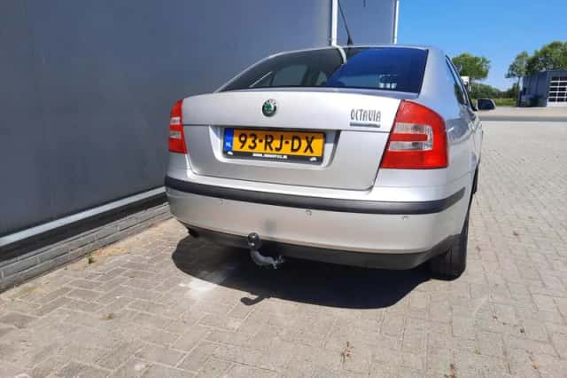 Škoda Octavia (2005) thumbnail 5