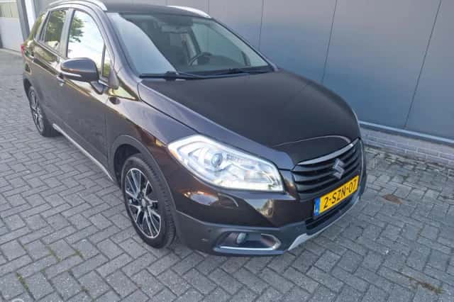 Suzuki SX4 S-Cross (2013) thumbnail 3