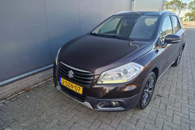 Suzuki SX4 S-Cross (2013) thumbnail 6