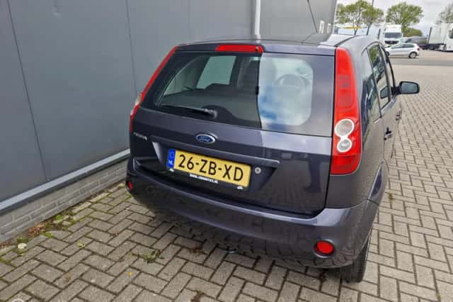 Ford Fiesta (2007) thumbnail 5