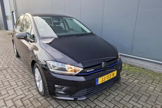 Volkswagen Golf Sportsvan (2016) thumbnail 2