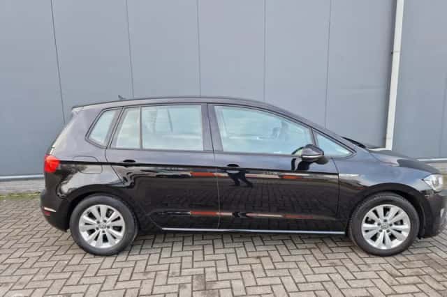 Volkswagen Golf Sportsvan (2016) thumbnail 3