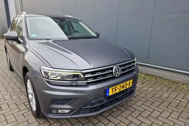 Volkswagen Tiguan (2018) thumbnail 2