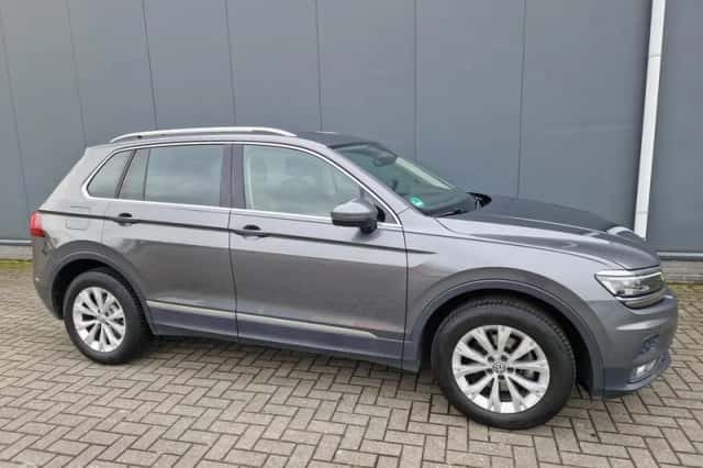 Volkswagen Tiguan (2018) thumbnail 3