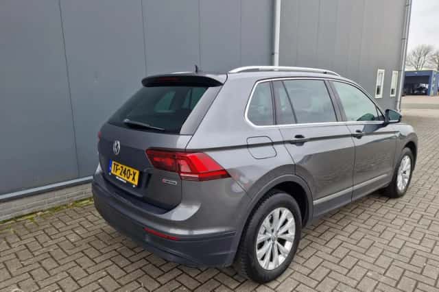 Volkswagen Tiguan (2018) thumbnail 5