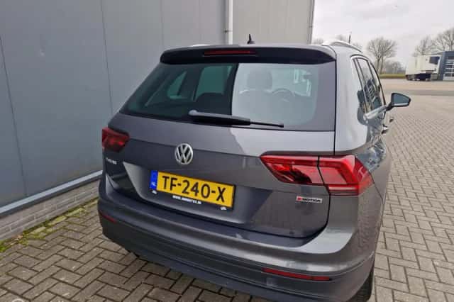 Volkswagen Tiguan (2018) thumbnail 6