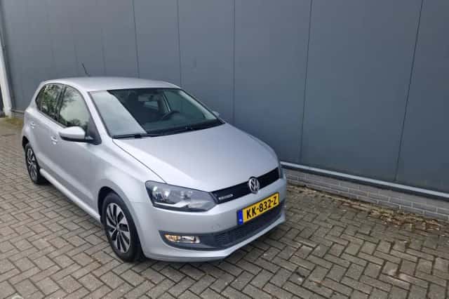 Volkswagen Polo (2016) thumbnail 2