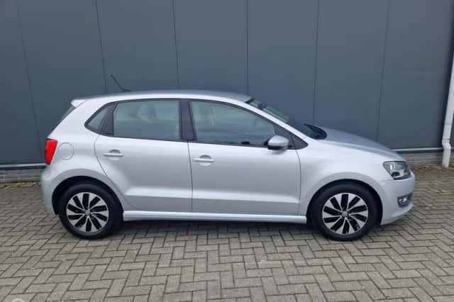 Volkswagen Polo (2016) thumbnail 3