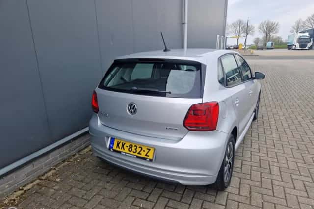 Volkswagen Polo (2016) thumbnail 5