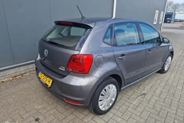 Volkswagen Polo (2017) thumbnail 3
