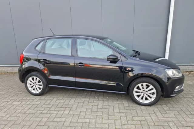 Volkswagen Polo (2016) thumbnail 2
