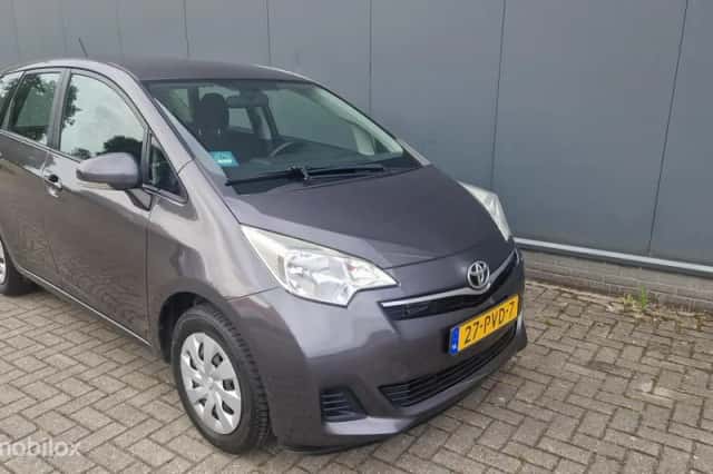 Toyota Verso S (2011) thumbnail 1