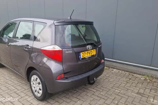 Toyota Verso S (2011) thumbnail 5