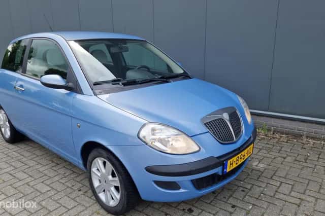 Lancia Ypsilon (2006) thumbnail 2