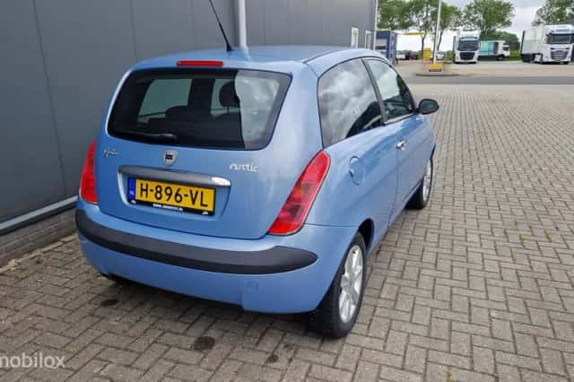Lancia Ypsilon (2006) thumbnail 3