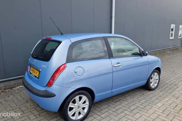 Lancia Ypsilon (2006) thumbnail 4