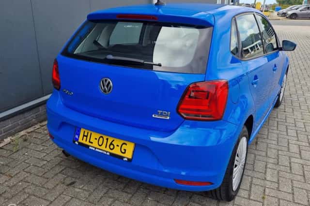 Volkswagen Polo (2016) thumbnail 4