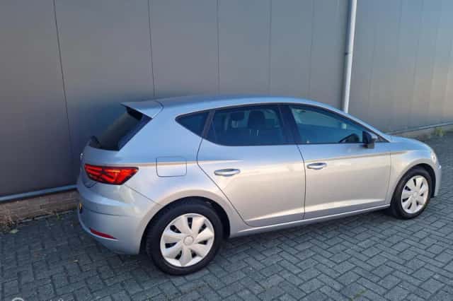 SEAT Leon (2018) thumbnail 3