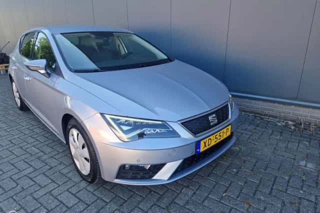 SEAT Leon (2018) thumbnail 4