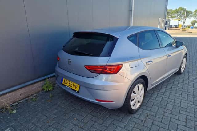 SEAT Leon (2018) thumbnail 5