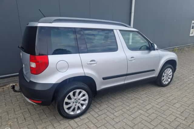Škoda Yeti (2013) thumbnail 4