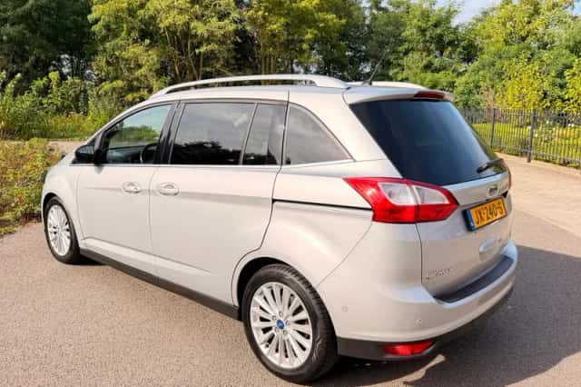 Ford Grand C-Max (2016) thumbnail 3