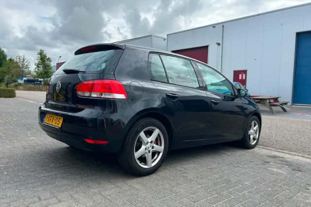 Volkswagen Golf (2009) thumbnail 5