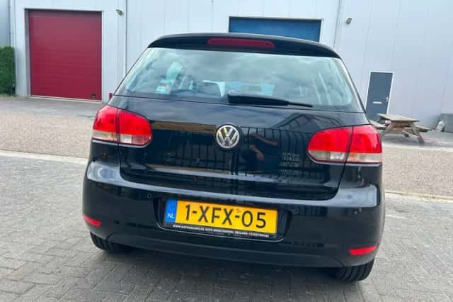 Volkswagen Golf (2009) thumbnail 6