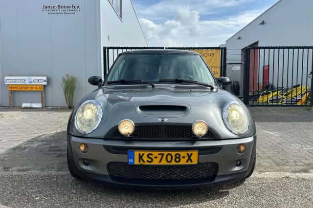 MINI Cooper S (2005) thumbnail 2